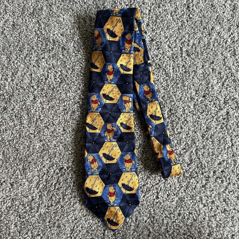 The Disney Store 100% Silk Winnie The Pooh Tie With‎ Umbrellas